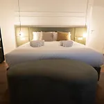 Πανσιόν 56 Orange Street Luxury